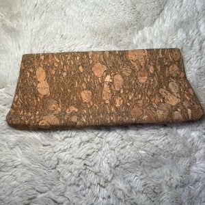 Dona V Cork Clutch